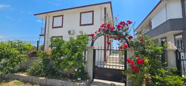Gündoğdu Mahallesinde Müstakil Tadında Kiralık 2+1 Geniş Daire Gündoğdu Mahallesinde Müstakil Tadında Kiralık 2+1 Geniş Daire