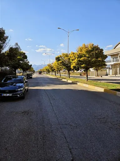 A. Menderes Cad. Kiralık Bacalı 100 M2 İşyeri