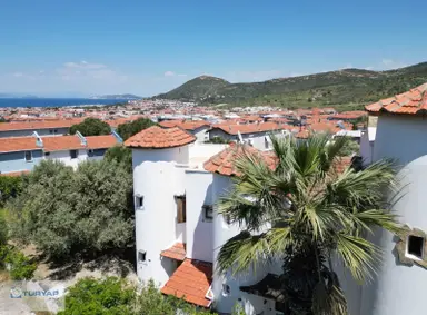 Yeni Foça'da Merkeze Yakın Bahçeli Dubleks