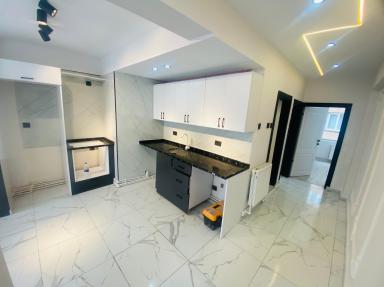 Furkan Emlaktan Çiftlik Mah 2+1 1.kat 100m2 İçi Full Yapılı Balkonlu Fırsat Daire