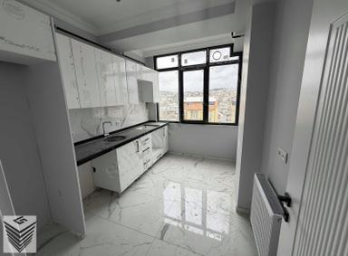 2+1 Arakat..asansörlü..ana Cadde Üzeri..90 M2..kat 3.......
