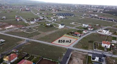 2 Ayrı Villa Yapımına Uygun 858 M2 Üç Cephesi Yol Temiz Parsel !