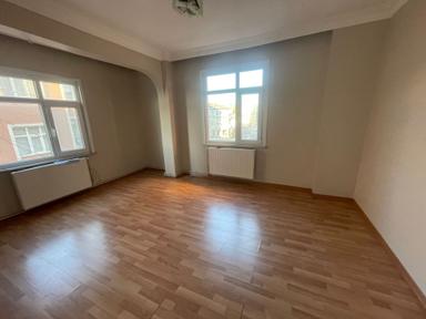 Merkez Petrol Yolunda 2+1 Geniş Kiralık Daire