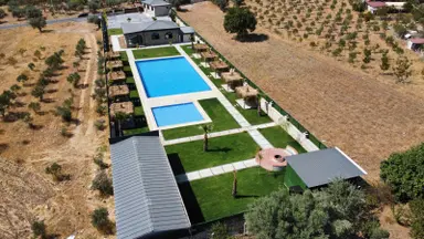 İzmirde Tek! Havuzlu 3.350 M² Dev Restaurant & Eğlence Tesisi
