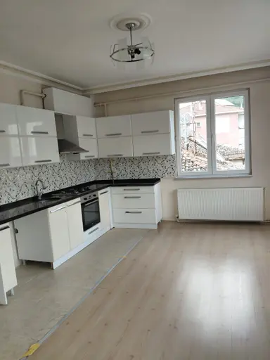 Adalet Gold Group Emlaktan Çarşı İçerisinde Kiralık Daire