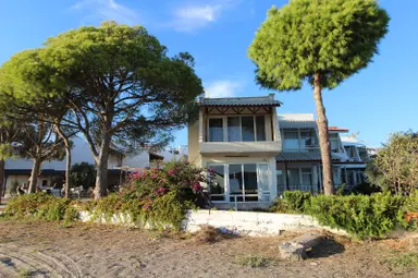 Manavgat Örenşehir’de Denize Sıfır Sitede Yatırımlık Villa