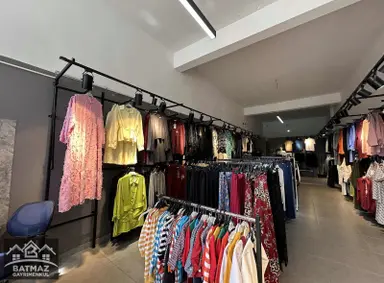 Fıstıklık'ta Hazır Kurulu Düzen - Devren Kiralık Giyim Mağazası Fıstıklık'ta Hazır Kurulu Düzen - Devren Kiralık Giyim Mağazası