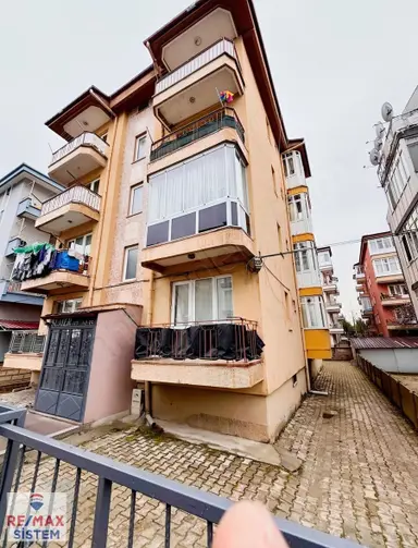 Kocatepe Mah Merkezi Lokasyon Yenilenmiş 2+1 Geniş Satılık Daire