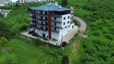 Trabzon'da Satılık Havuzlu Müstakil Bina Trabzon'da Satılık Havuzlu Müstakil Bina