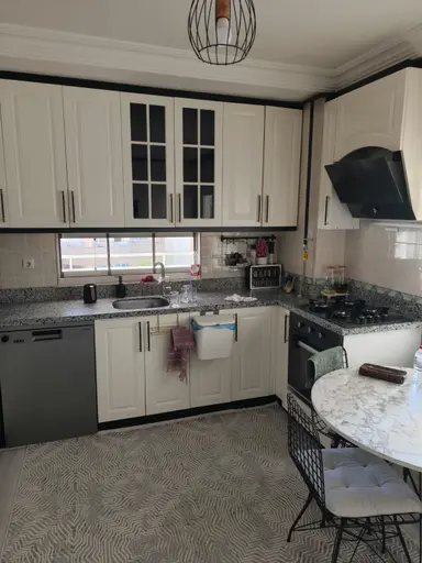 Adana Güzelyalıda Çukurova Devlet Hastanesine Yakın Konumda Eşyalı 3+1 Kiralık Fırsat Daire