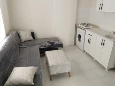 Adana Çukurovada Beyazevlerde İller Bankası Çivarında Eşyalı 1+1 Kiralık Fırsat Daire