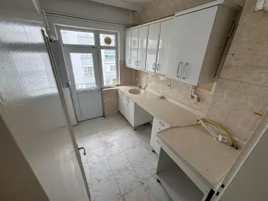 İlk-ev'den Polisevi-çetinemeç Bulvarı Yakını Katta Ön Cephe Park Manzaralı 3+1 Bağımsız Salon Kombi İlk-ev'den Polisevi-çetinemeç Bulvarı Yakını Katta Ön Cephe Park Manzaralı 3+1 Bağımsız Salon Kombi