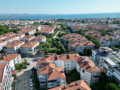 Yükselden Doktorlar Sitesi Mevkiinde Doğalgazlı Denize Yakın 3+1 Yükselden Doktorlar Sitesi Mevkiinde Doğalgazlı Denize Yakın 3+1