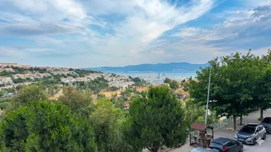 Çiğli Gündüz Mavi Körfez Gece Şehir Işıkları 3+1 Satılık Daire