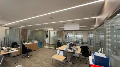 Esenyurt Akçaburgaz'da 700 M² Eşyalı Ofis Plaza Katı