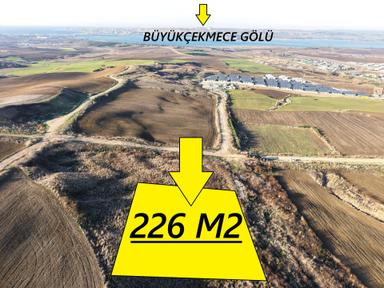 B.çekmece Çakmaklı 'da Satılık Göl Manz Villa İmarlı 226 M2 Arsa