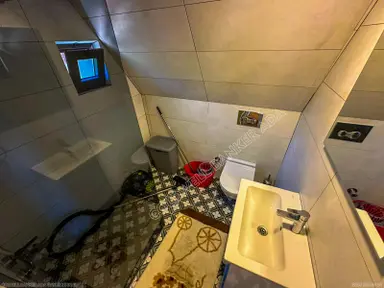 İzmir Gökçealanda 9 Dönüm Doğa İçerisinde Satılık Çiftlik Evi
