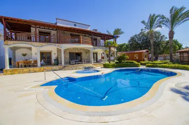 Bitez Köyiçi'nde Özel Havuzlu Yıllık Kiralık Müstakil Villa Bitez Köyiçi'nde Özel Havuzlu Yıllık Kiralık Müstakil Villa
