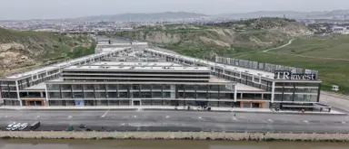 Mega Şaşmaz'da Yola Cepheli Kiralık Dükkan Mega Şaşmaz'da Yola Cepheli Kiralık Dükkan