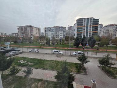 Ahimesut Armine Evlerinde Arakat Uygun Fiyat 3+1 Park Manzaralı Ahimesut Armine Evlerinde Arakat Uygun Fiyat 3+1 Park Manzaralı