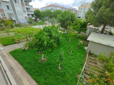 Kardeşten Akçay Altınkumda Doğalgazlı Ara Kat Bahçe Cepheli Ayrı Mutfaklı Geniş 2+1 Daire