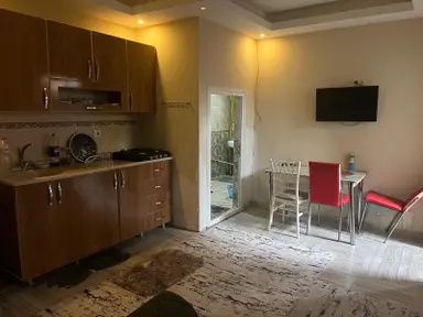 Adana Çukurovada Kenan Evren Bulvarına Yakın Mesafede 1+1 Eşyalı Bodrum Kat Kiralık Daire