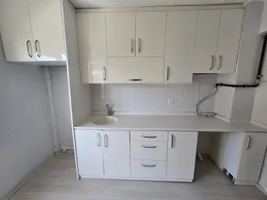 Balçova Eğitim Mahallesinde Doğalgazlı Kiralık 3+1 Daire