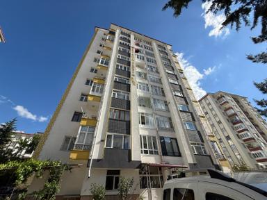 Merkezde 3+1 Asansörlü Satılık Daire --- Burcu Emlaktan