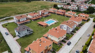 İzmir Gümüldür'de Havuzlu Site İçerisinde Satılık Villalar