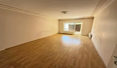 Yayla Vadi Karşısı 3+1 Orta Kat Geniş Daire Kök Tapu