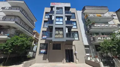 Bucanın Kalbinde Ferah Ve Aydınlık Sıfır 1+1 Taşınmaya Hazır Satılık Daire !!