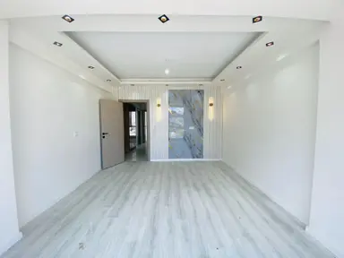 Güven'den Kapaklıda Caddeye,servislere Yakın Arakat Ön Cephe Ev