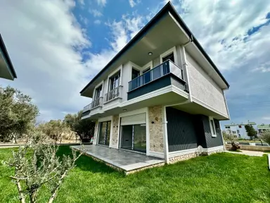 ꧁ay Emlaktan꧂küçükkuyu'da Denize Sadece 50 Mt Yüzme Havuzlu Satılık 3+1 Ultra Lüks Villa ꧁ay Emlaktan꧂küçükkuyu'da Denize Sadece 50 Mt Yüzme Havuzlu Satılık 3+1 Ultra Lüks Villa