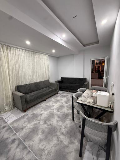 Sahibinden Kiralık Gap. Mah 2+0 Ön Cephe. Sahibinden Kiralık Gap. Mah 2+0 Ön Cephe.