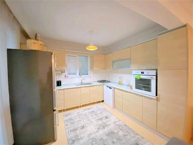 Aktiften Akçay'da Satılık 3+1 Otoparklı Ferah Ve Aydınlık Geniş Daire