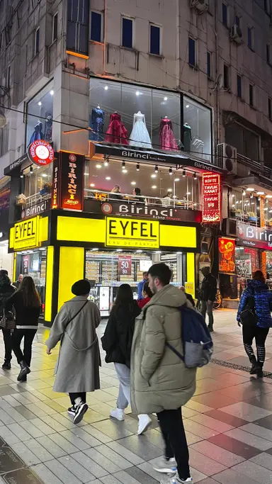 Uzunsokak Konumlu Devren Kiralık Butik Mağaza