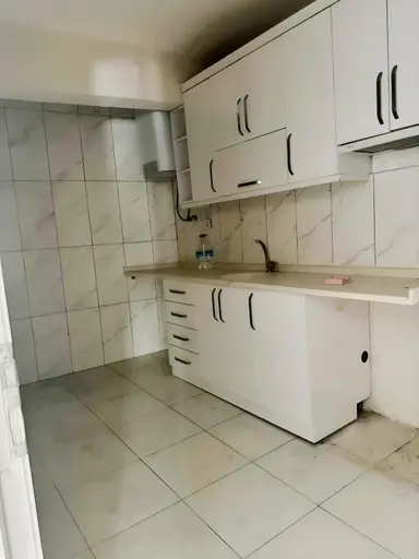 Bayraklı Adelet Mahallesi Merkezi Konumda Kiralık 2+1 Daire