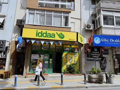 Balçova Ata Caddesinde Kiralık Dükkan