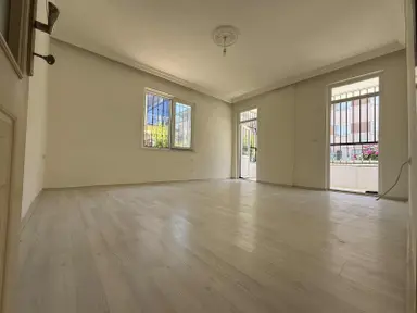 2+1'den 1+1'e Çevirilmiş Çok Geniş Kiralık Yüksek Giriş Daire 2+1'den 1+1'e Çevirilmiş Çok Geniş Kiralık Yüksek Giriş Daire