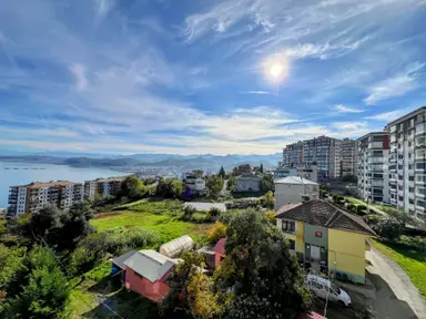 Trabzon Ortahisar Yalı'da Kiralık 4+1 Lüks Daire: 230m², Deniz Manzaralı, Site İçinde Trabzon Ortahisar Yalı'da Kiralık 4+1 Lüks Daire: 230m², Deniz Manzaralı, Site İçinde