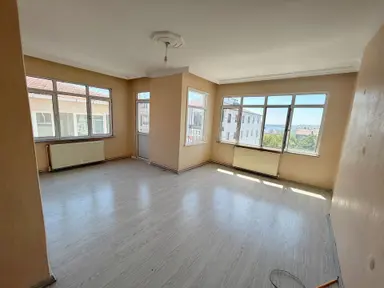 * Meral R5621 Barbaros Cad En Üst Kat Deniz Manzaralı Geniş 2+1