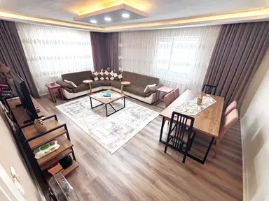 Tek Yetkili Aygül'den Akçay'da Ön Cephe Denize Çok Yakın Ayrı Mutfaklı Ebeveynli 3+1 Satılık Daire
