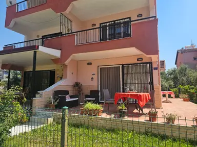 Kuşadası Satılık Karaova Mevkii 4+1 Triplex Villa