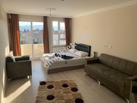 Emlakcidan Izmir Bornova Erzene Mahallesi 2 1 Gunluk Kiralik Daire 150 Tl 8082079