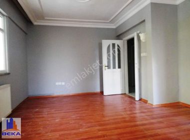 Necip Fazılda Site İçi Metro Yakını 3+1 Daire