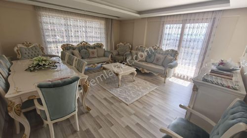 Çiğli Harmandalı'da Havuzlu Site İçerisinde 3+1 Satılık Daire