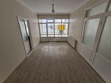 Kemal Reis Mahallesinde 3+1 Bakımlı Kiralık Daire
