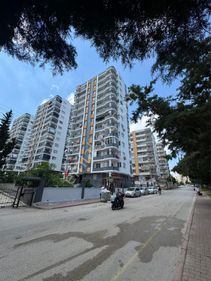 Huzurevleri Semt Pazarı Civarı Site İçerisinde 3+1 Satılık Daire