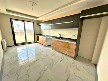 Zirve'den Haftanın Fırsatıakçayda Ara Kat Ön Cephe Sıfır 3+1 Daire