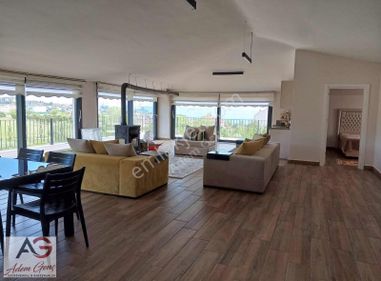 Gürpınar Dereağzı Mahallesinde Satılık 9+3 Villa
